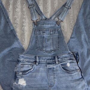 American Eagle Light Blue Denim Overalls  Size 2🙂